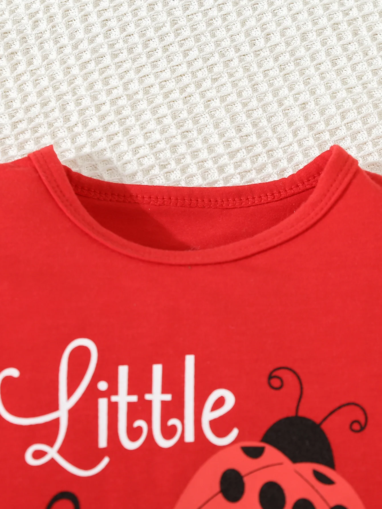 Sommer entzückendes Marienkäfer-Outfit, 2-teiliges Set für Babys, ärmelloses T-Shirt + kausale Shorts, Kleidung für Neugeborene – Detail 4