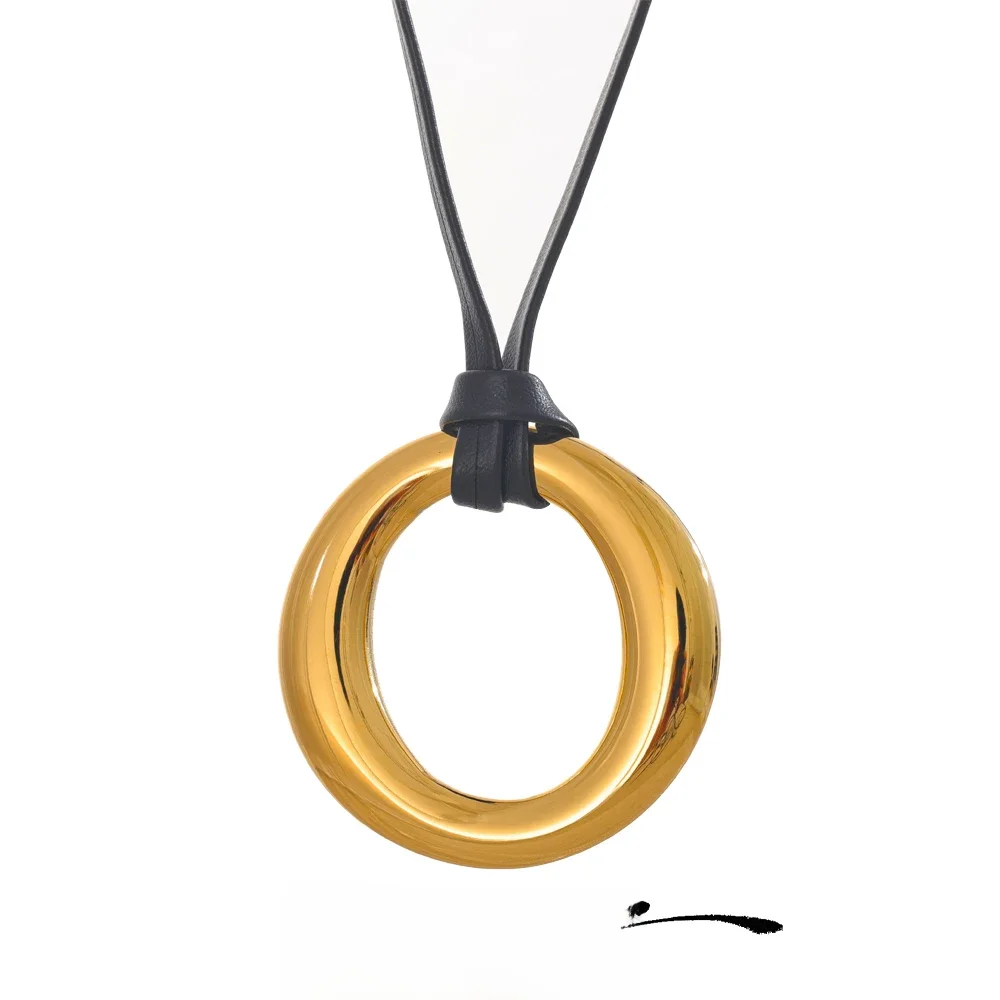 Yhpup Long cuir PU acier inoxydable pendentif rond mode bavoir collier minimaliste sans ternissement pour les femmes élégant tendance bijoux