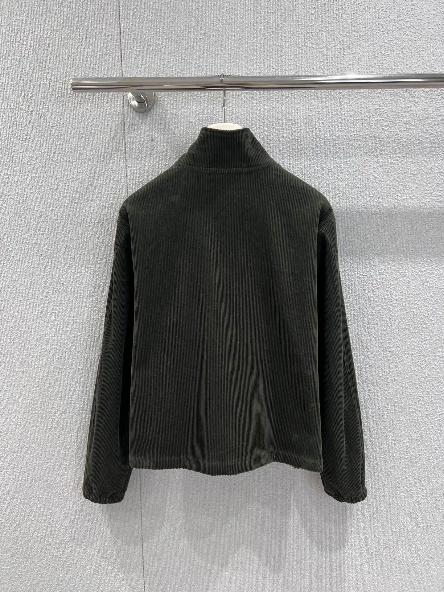 

Новинка осени/зимы 202, вельветовая куртка в стиле ретро, оливково-зеленая вышивка 547