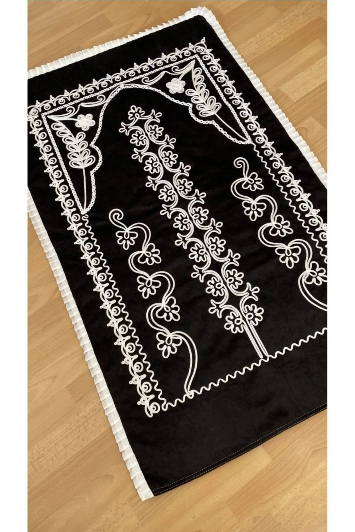 

Velvet Dowry Bridal Set Prayer Rug, Gift Bundle Bride is Suitable. Size: 70X120 CM