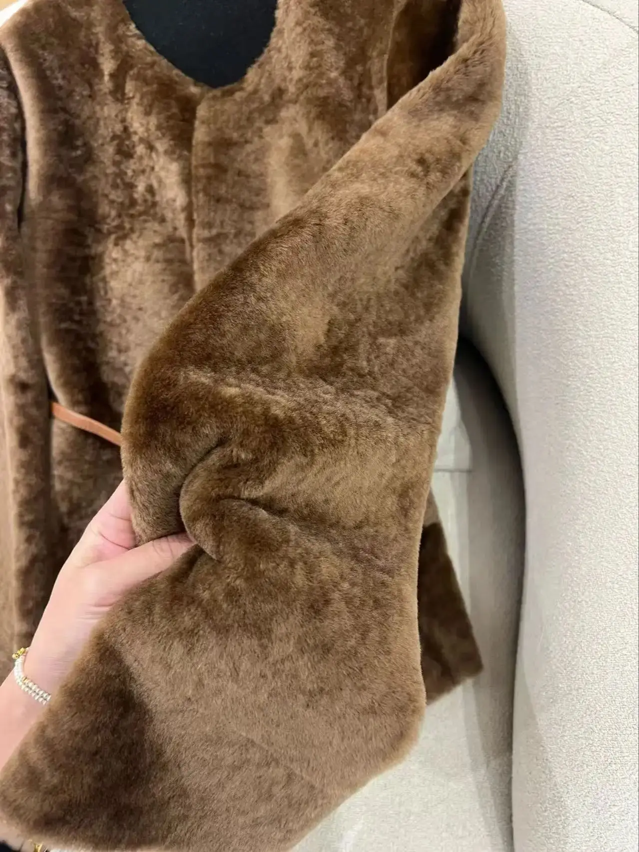 Women's winter solid color round neck Spanish imported lamb coat