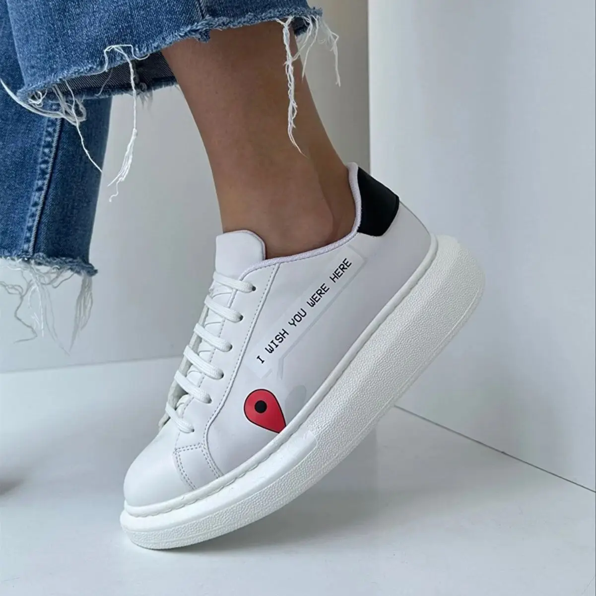 

2023 New Fashion Location Women Casual White Sneakers Comfort Vulcanized Shoes Lace Up Women's Skateboard Shoe Trainers Footwear