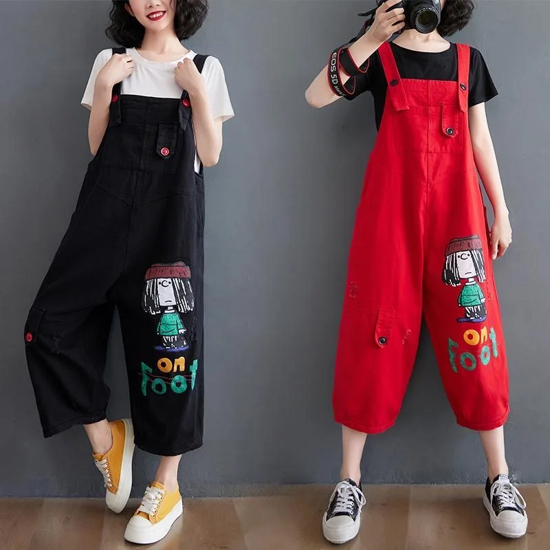 

Cute and Comfortable Denim Women's Suspenders Jeans Daily Look2