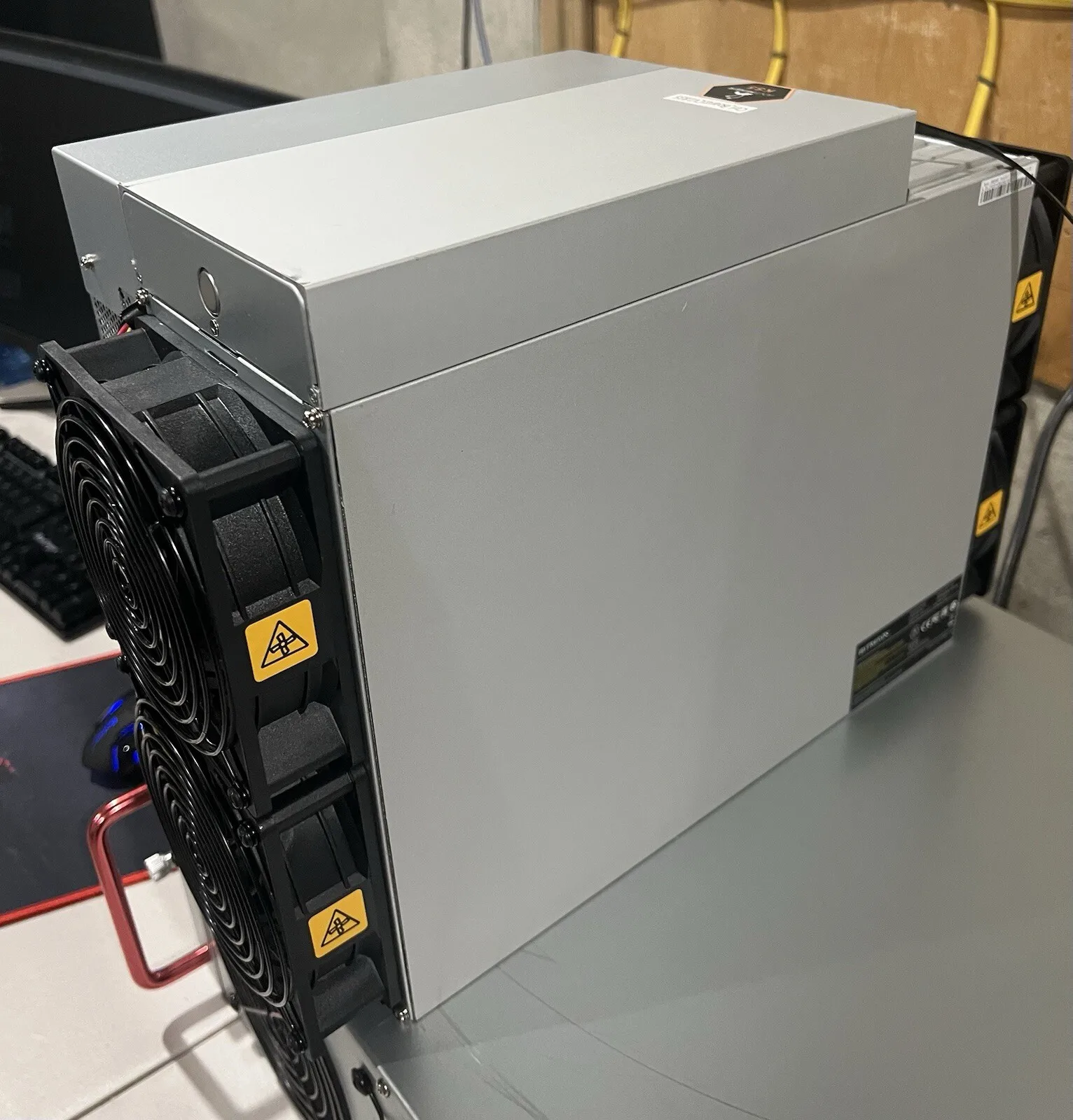 

Bitmain Antminer Z15 350Ksol/s Equihash miner w/ APW7 or SIMILAR PSU included