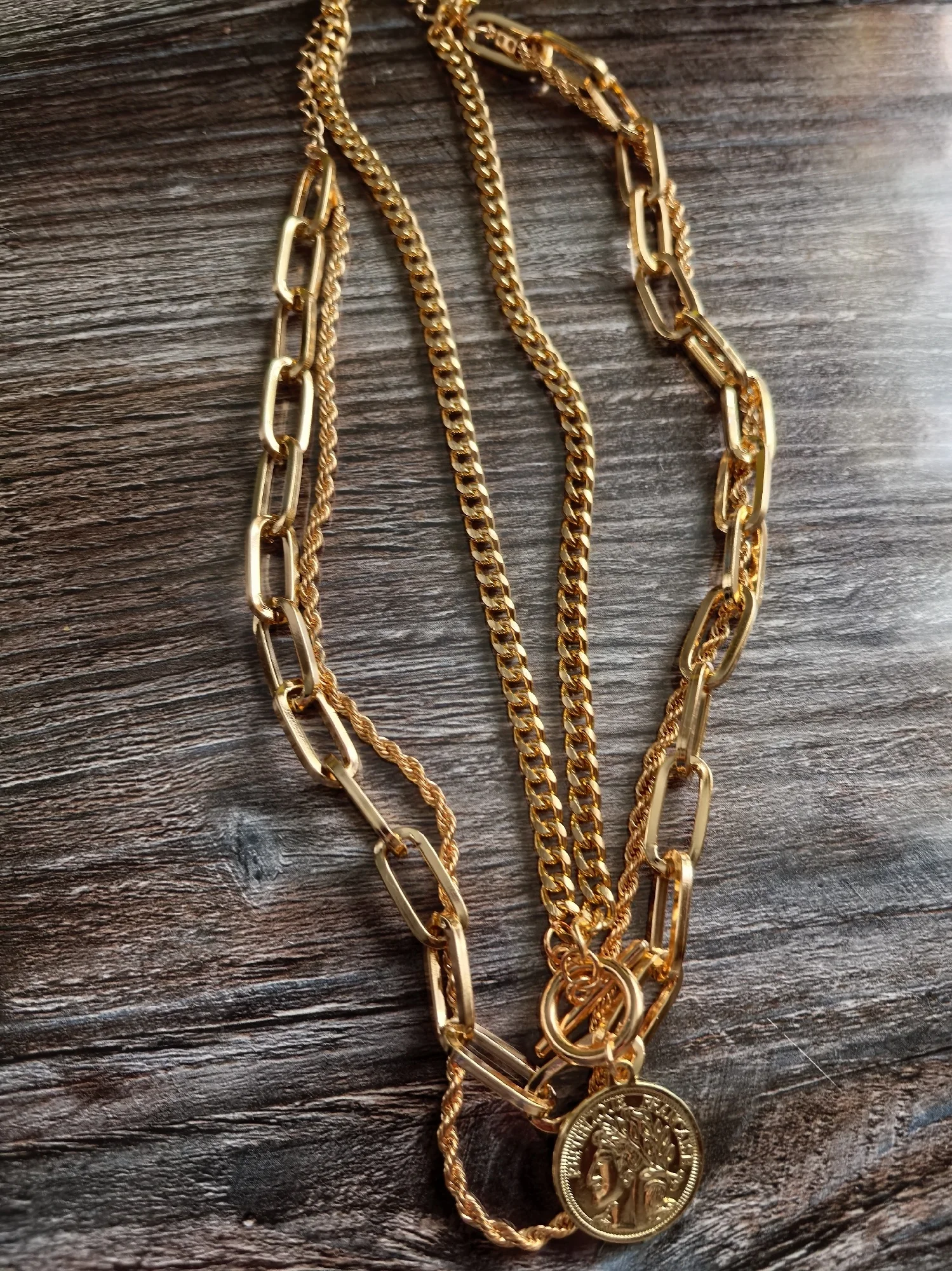 Vintage Punk Gold-plate Thick Chain Head Portrait Coin Pendant Necklace For Women Fashion Multilevel Geometric Hip Hop Jewelry photo review