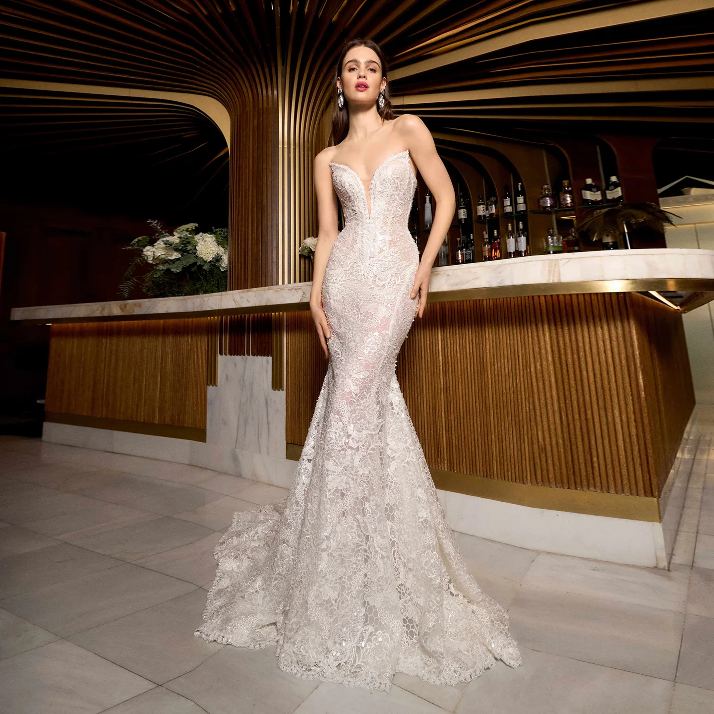 

Sharon Said Romantic V-Neck Mermaid Off White Lace Wedding Dress 2025 Vintage Corset Sweep Train Bride Gowns SW338 Customized