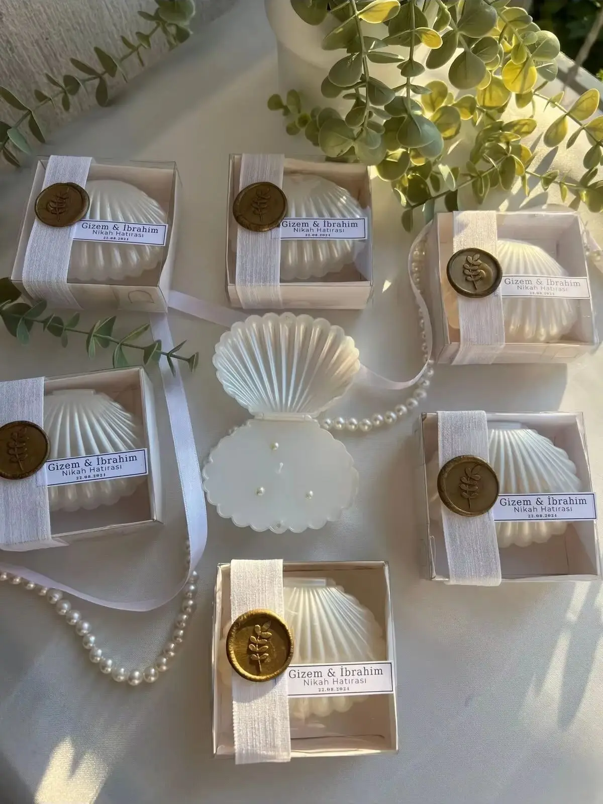 

Customizable Pearl Oyster Candle Favors with Seal Detail Box,Wedding Gift For Guests,wedding favors for guests,Baptism Gift Box Set, Bridesmaid Candle, Flower Candle, Babyshower Gift, Pearl Oysters with Pearl Detail Ba