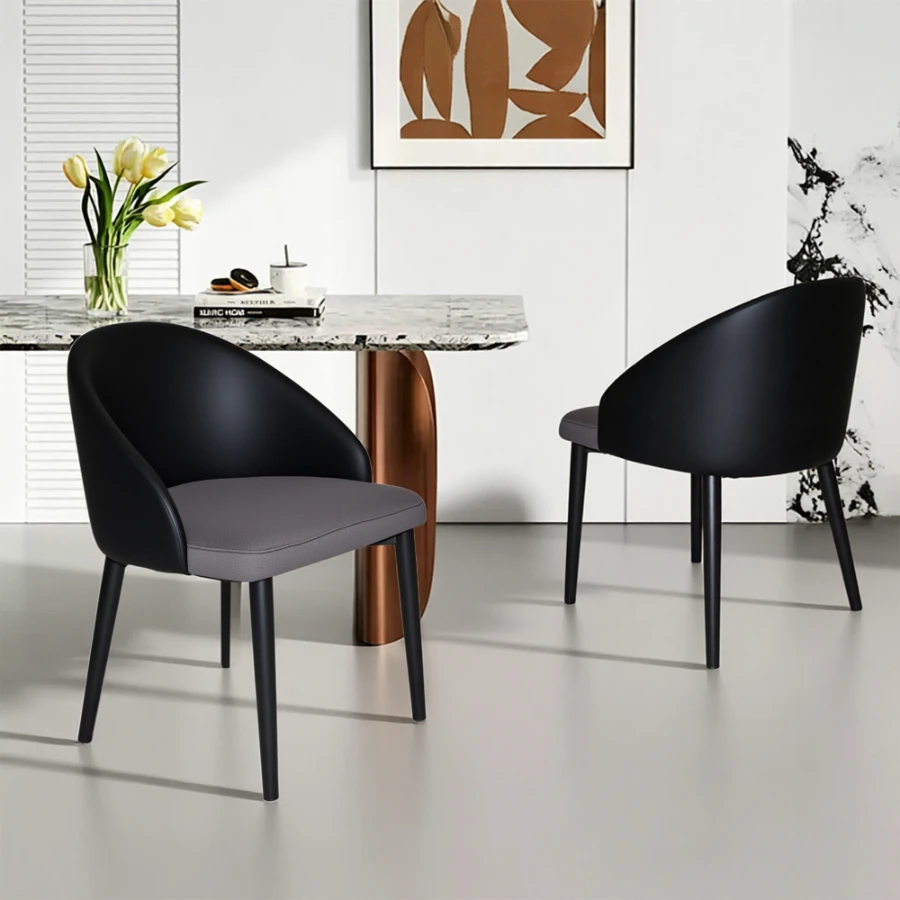 Chaise de salle à manger moderne avec dossier ergonomique en simili cuir noir, assise en maille grise respirante et pieds en métal massif avec pieds antidérapants, adaptée aux salles à manger et aux salons (lot de 2)