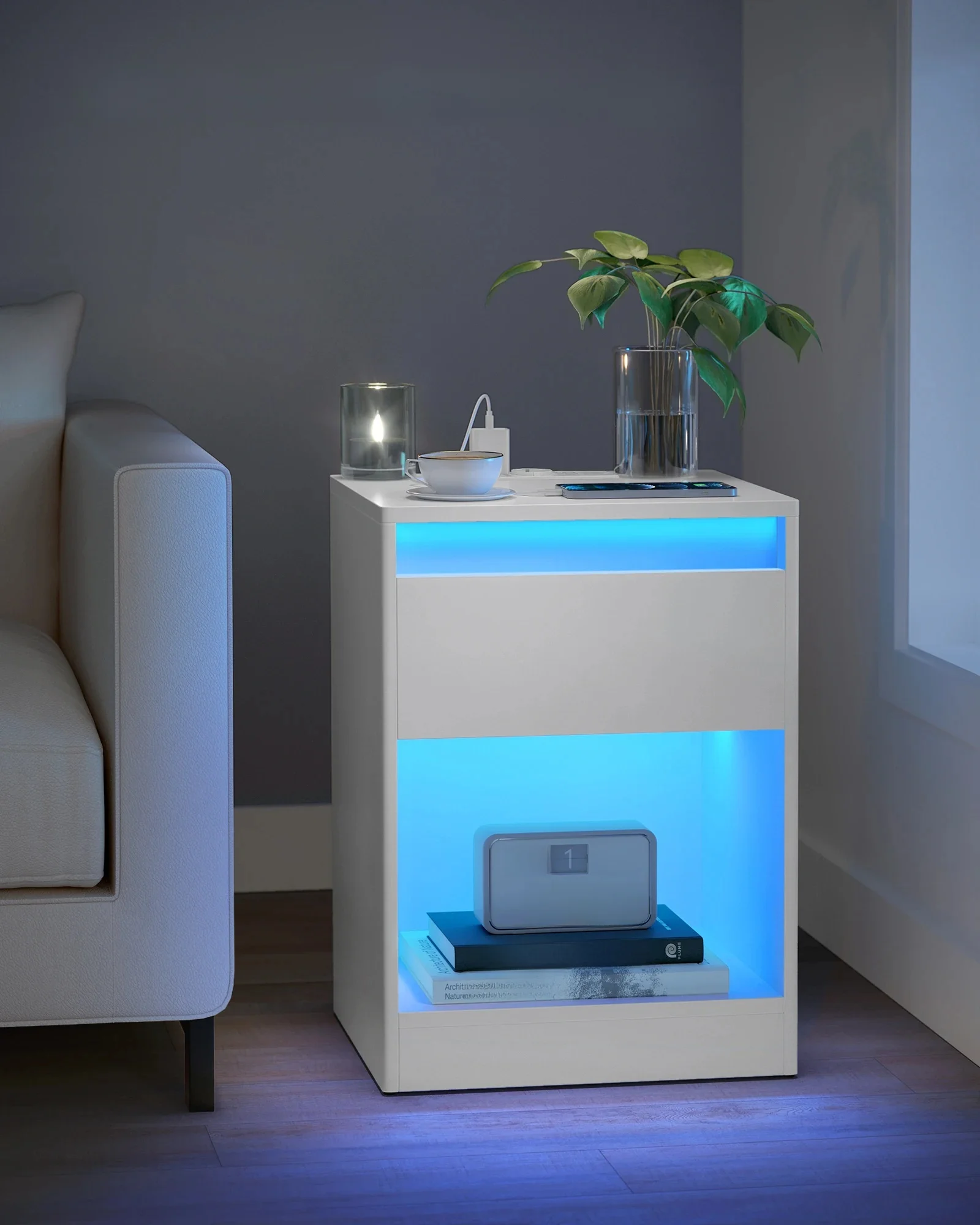 VASAGLE Nachttisch mit Einstellbarer LED-Beleuchtung, Beistelltisch mit Steckdosen, Schublade, 2 AC-Steckdosen, 2 USB-Anschlüsse