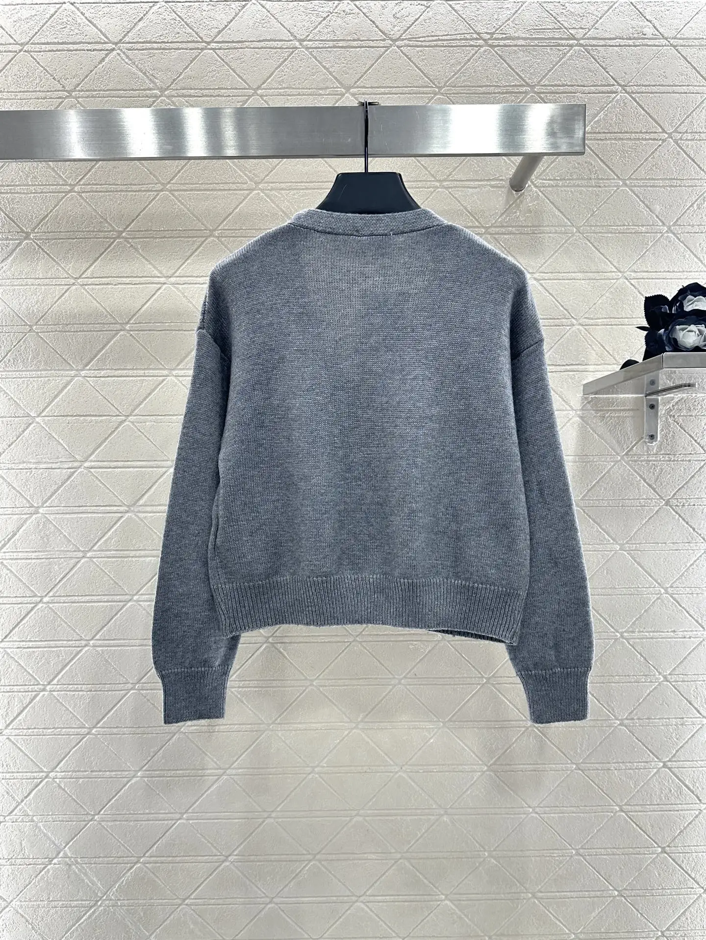 

2025 New Product Launch Chain Pocket Solid Color Fashion Knitted Cardigan 96