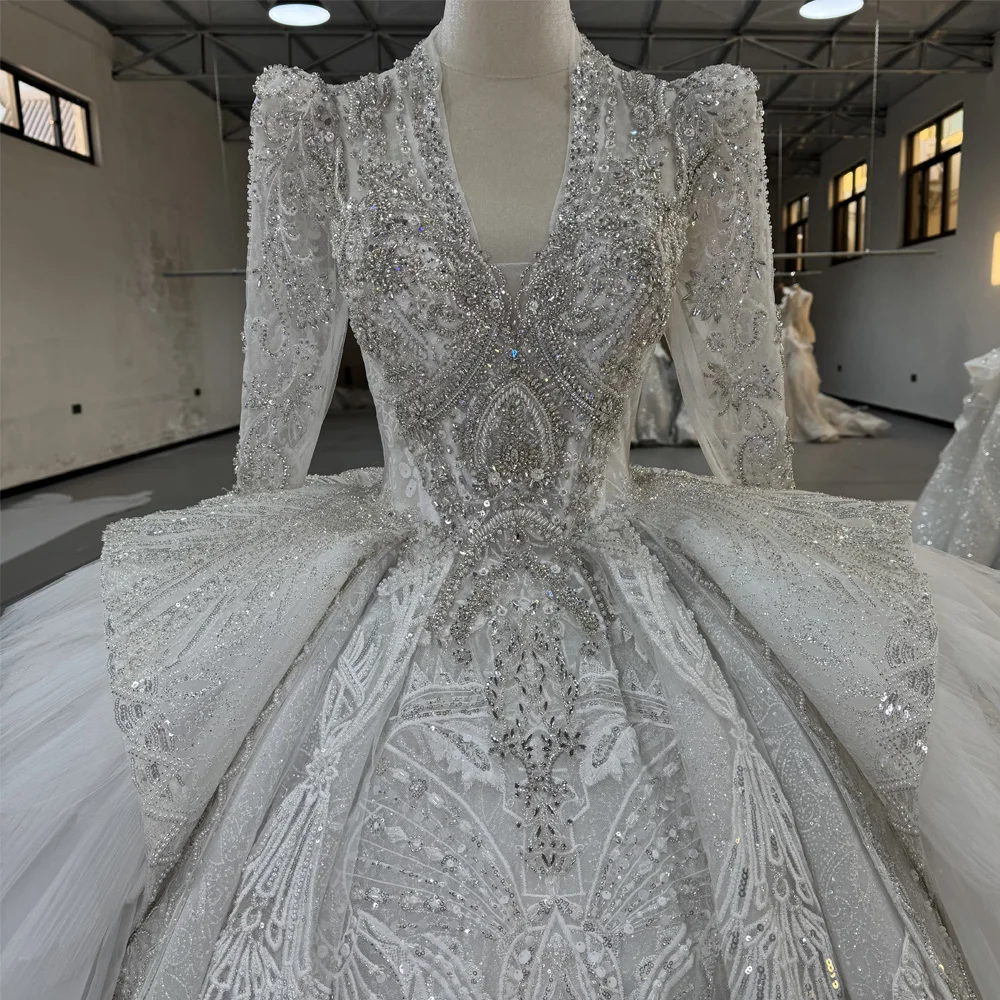 

Свадебные платья для невест: роскошное бальное платье с длинными рукавами, V-образным вырезом, бисером и кристаллами, кружевное, с длинным шлейфом.