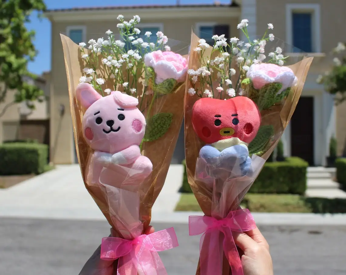 BTS Crochet Bouquet, BT21, K POP Boy Group Bouquet, K Pop Crochet Bouquet, K Pop Gifts, Rose Rose