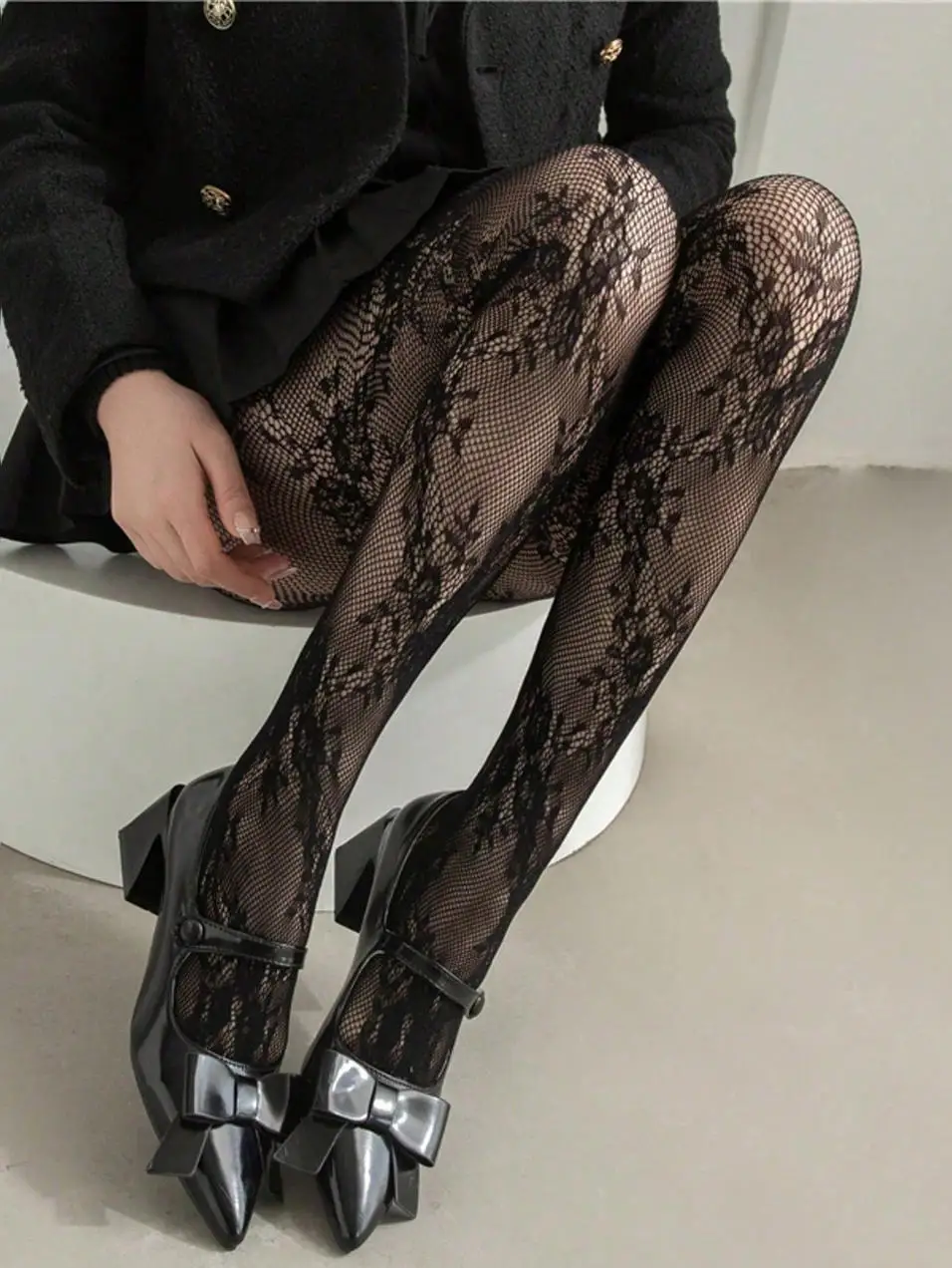 1 Pair of Stockings for Women High-grade French Retro Lace Rose Tights High-elastic Tights Hollow Jacquard Slimming Bottoming