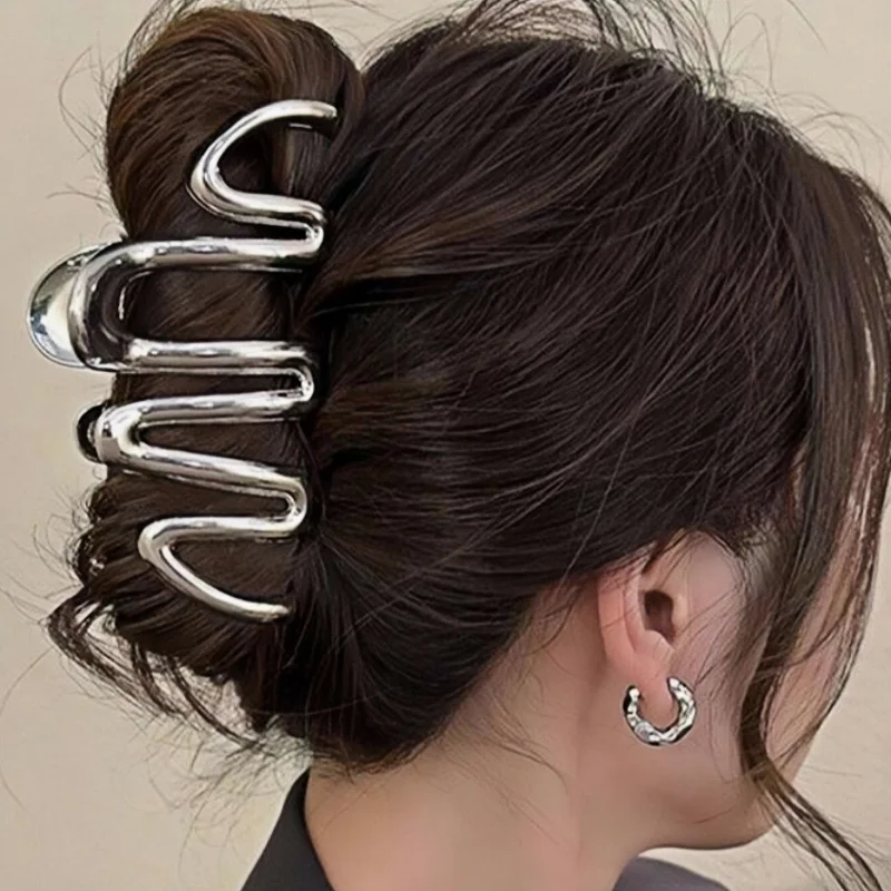 

Metal snakelike large high-grade shark clip back of head clip Mother's Day to send friends party