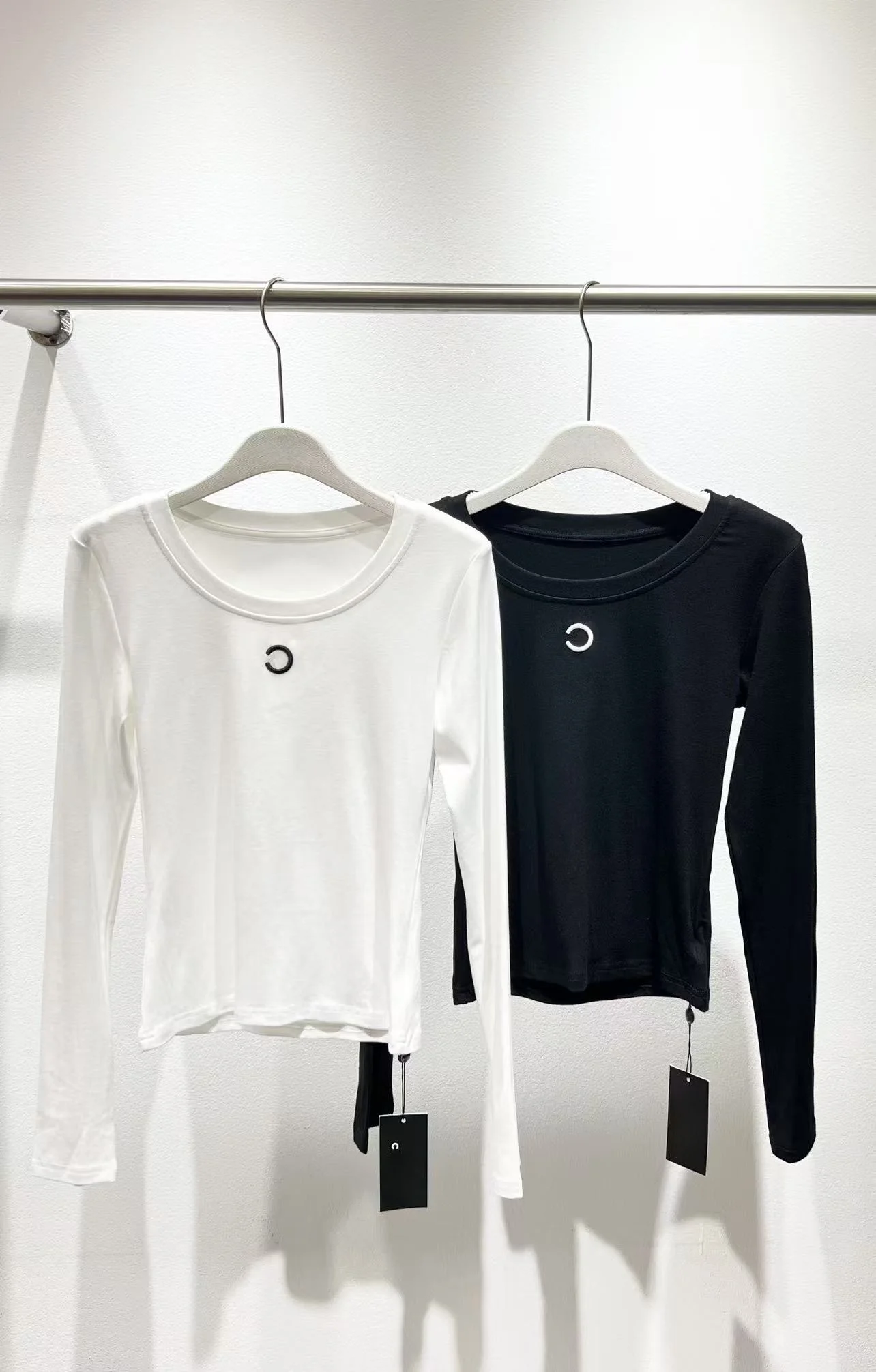 

2025 New T-shirt Solid O-neck Long-sleeved Fashionable Versatile Slimming Figure-hugging Spring Summer