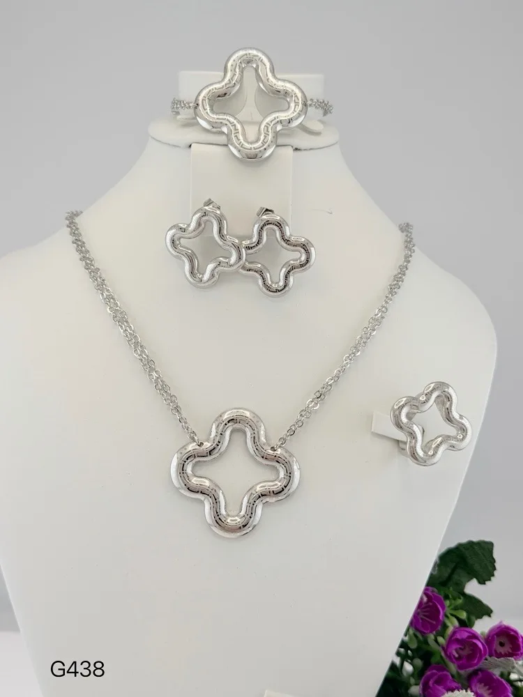 Luxury Beautiful Four-leaf Clover Shape Italian Jewelry Charm Necklace Brazalete Aretes Anillo 4PC Jewels Set for Wedding Party