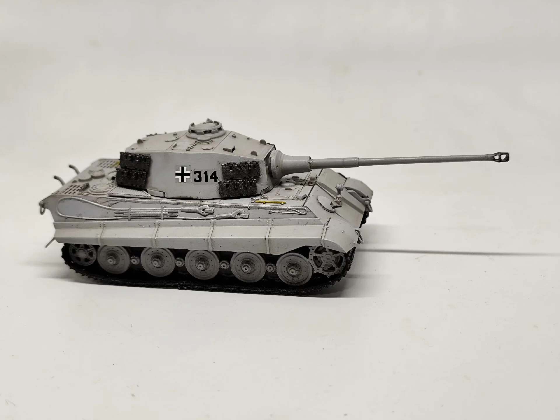 

Немецкий танк Tiger King (белый Tiger King) в масштабе 1/72, готовая модель ручной работы, статическая декоративная модель.