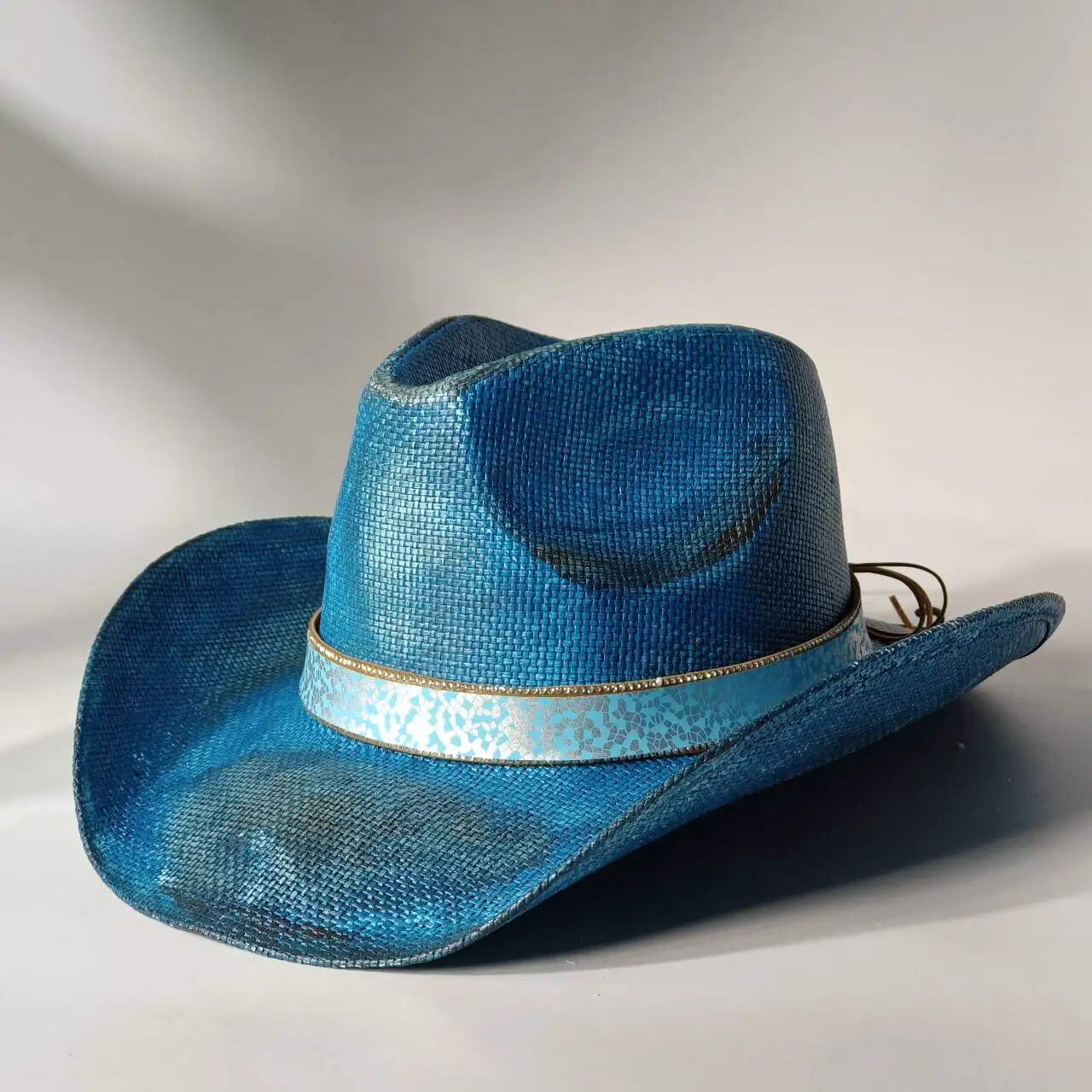 

Vintage Hand Painted Distressed Blue StrawCowboyHatWestern WideBrimSunHatwithDecorativeBand ClassicRodeoCowgirl Hat for MenWomen