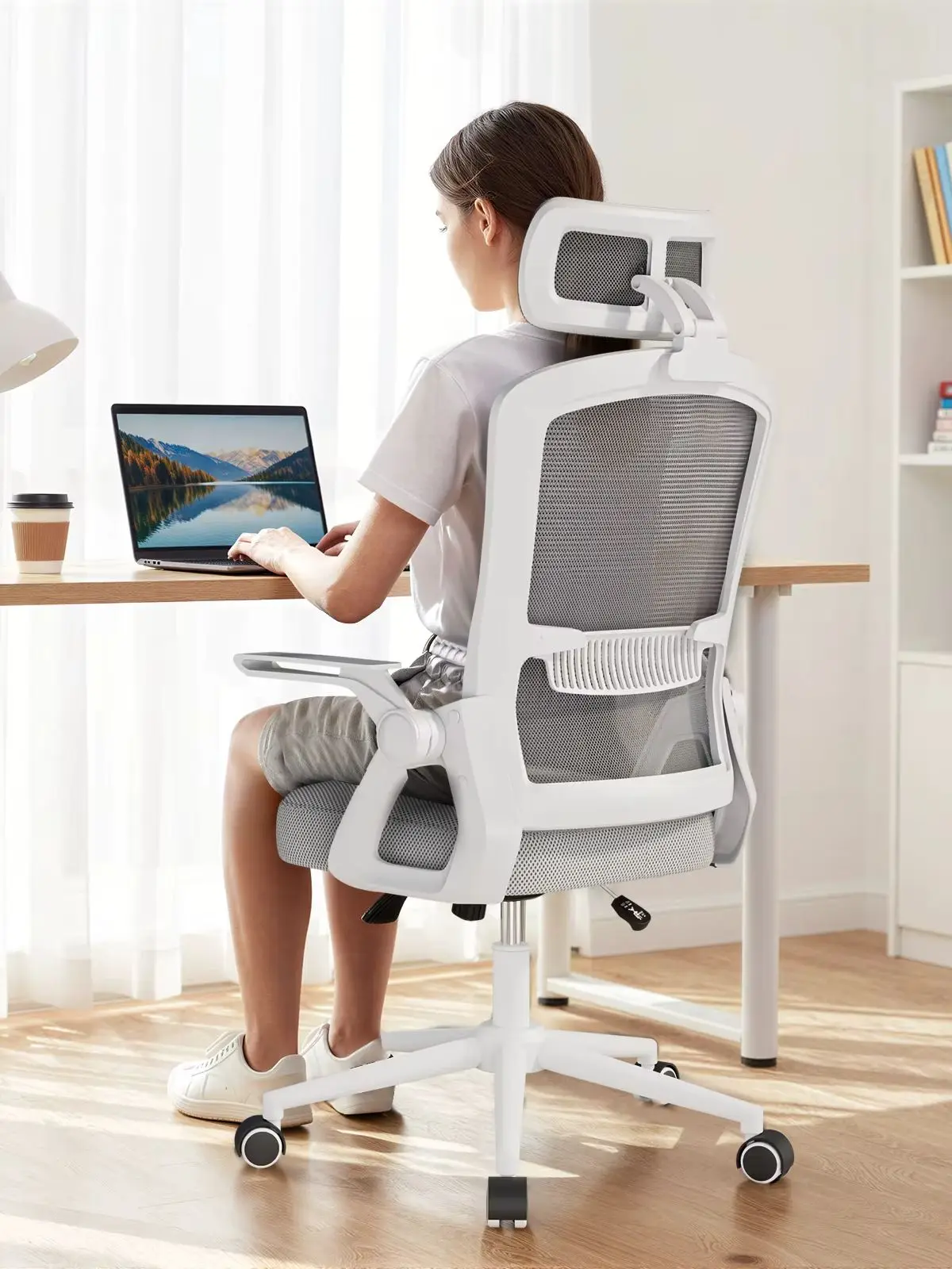 Dryfeedo Ergonomischer Bürostuhl Schreibtischstuhl mit Kopfstütze Atmungsaktiver Netzbezug Lendenwirbelstütze Computerstuhl 360° °   Drehstuhl