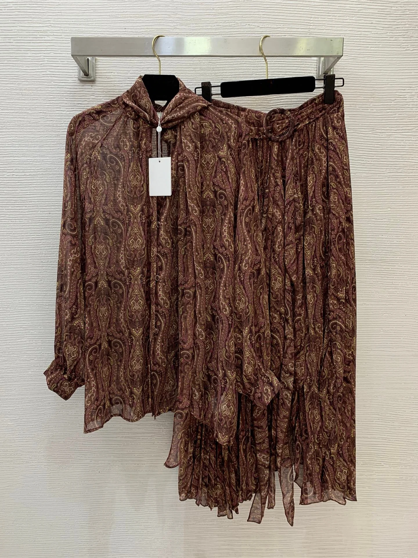 

2026 Women Outfit Set Sheer Drape Chiffon Printed Tie Collar Top paired with Asymmetrical Pleated Skirt