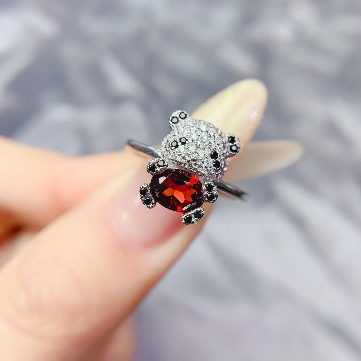 KJJEAXCMY Girls' Pure Natural 5x7mm Open Red Garnet Bear Ring 925 Pure Silver Plated 18K White Gold Christmas Gift for Girlfrien