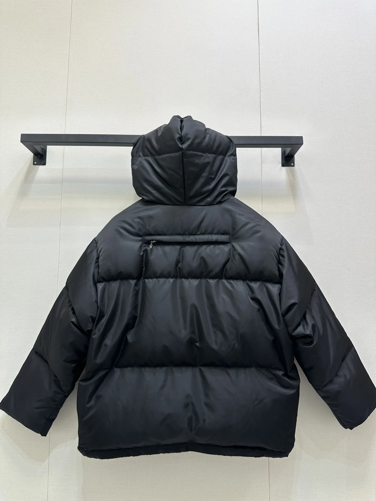 

Новый зимний женский пуховик с капюшоном, цветное иерархие классическое модное женское пальто высокого качества 2025 XUAN009-S1600