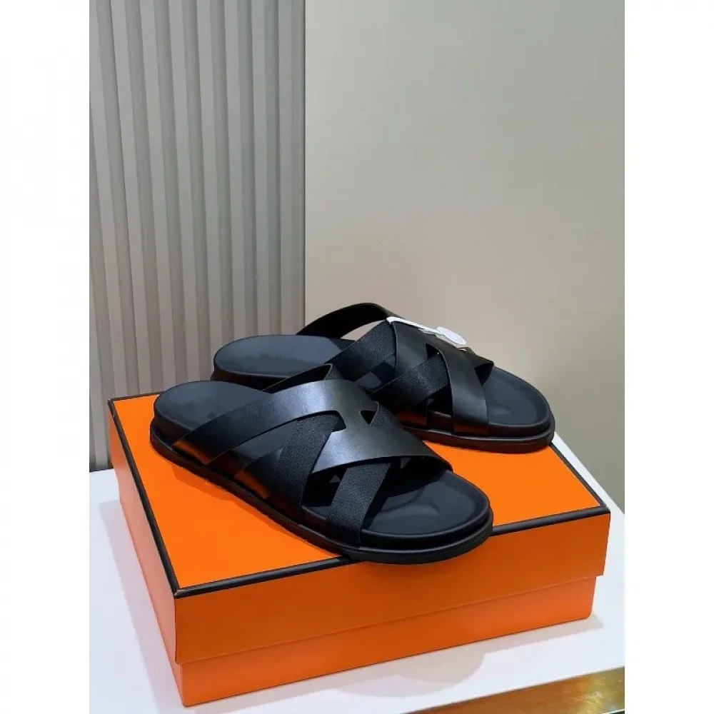 

2026 New Summer Men's Thick Bottom Casual Sandals Fashion Non-Slip Platform Beach Sandals Comfortable Outdoor Walking Slippers