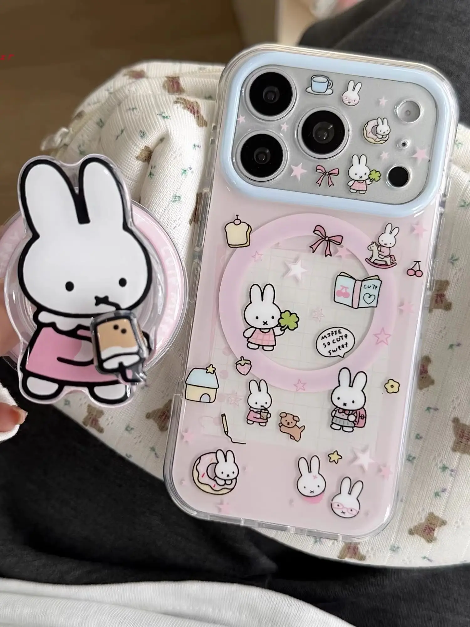 Urocze, różowe etui na telefon z motywem króliczka Miffy, z magnetycznym uchwytem, do iPhone 15, 16, 17, 16 Pro Max, 18 Pro, z funkcją podstawki Magsafe, w stylu kawaii. — zdjęcie produktu 7