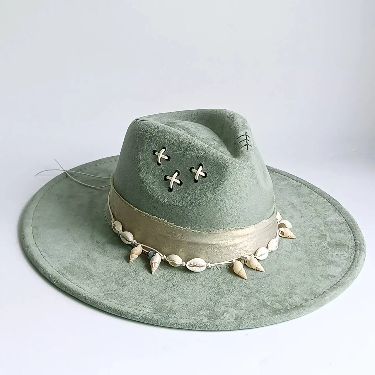 Handmade Bohemian-style suede green felt hat cross-stitched shell beaded wide brim suitable for women's vacationandeverydaywear