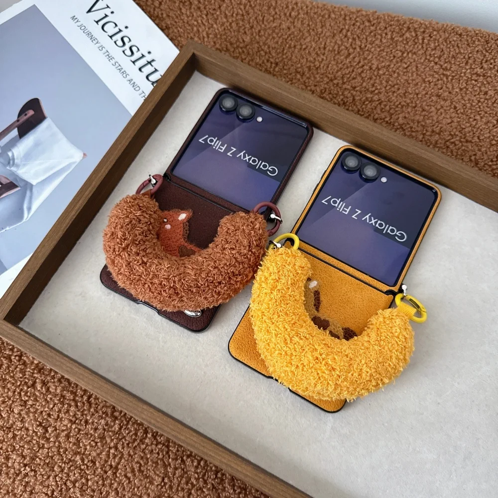 

Simple and fashionable plush pony phone case,suitable for Samsung Z Flip34/5/6/7,fashionable and cute shockproof protective case