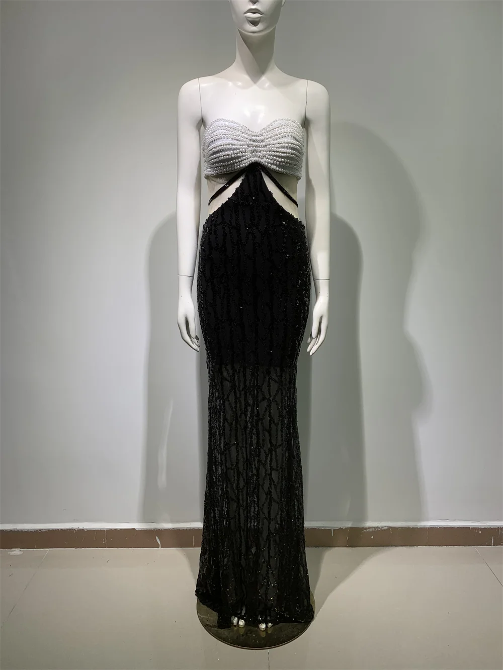 Black fashion sleeveless slim-fitting beaded long dress 2024 rayon one-shoulder diamond celebrity party dress