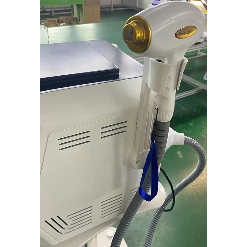 Vendita calda Ice Device 3000W Titanium 808 Diodo Laser macchina per la depilazione 3 lunghezza d'onda 755nm 808nm 1064nm con CE