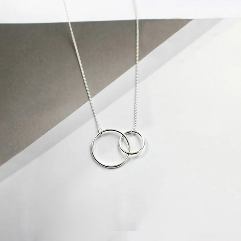 Infinity Circle Necklace Gifts for Mom Grandma Bonus Mom Niece Gifts from Aunt Interlocking Circles Necklace for Girls