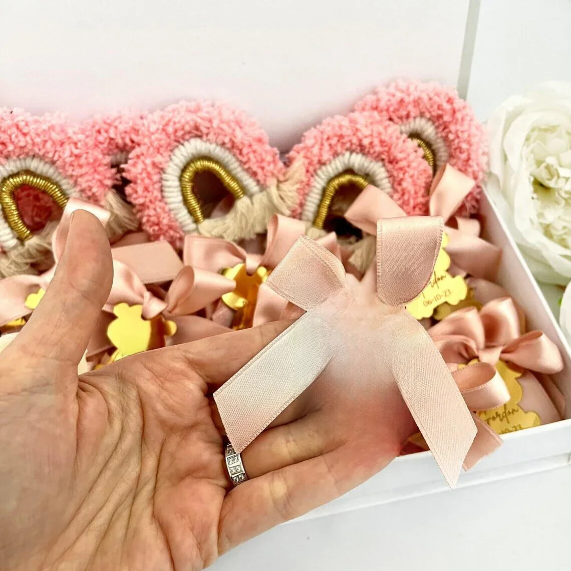Spersonalizowana akrylowa złota i srebrna zawieszka z lustrem, zawieszka na baby shower, zawieszka z misiem urodzinowym, dekoracje z imieniem dziecka, 30, 50, 100 szt. — zdjęcie 2
