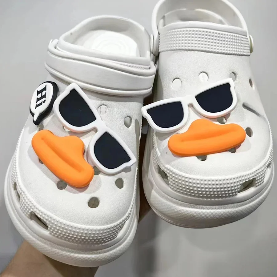 Ensemble de breloques bouche de saucisse en PVC, visage drôle, pour sabots, sandales d'été, boucle, bricolage, cadeau, chaussures, accessoires, dessin animé mignon, 6 pièces