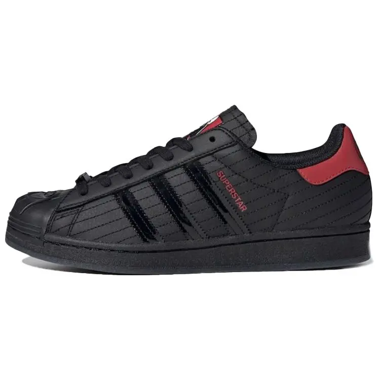 Adidas Star Wars x Superstar Darth Vader: La Zapatilla que Combina el Universo de la Guerra de las Galaxias con el Estilo Urbano