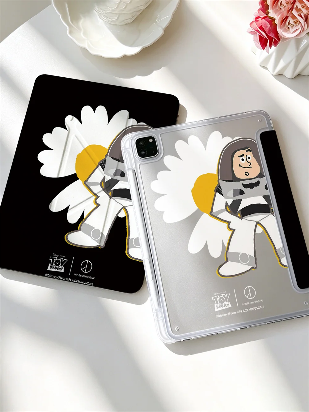 Kawaii White Flower Astronaut Cartoon Print Y-fold Case For iPad Air6/7/8 Pro11 2020-2022 Air4/5 10 7/8/9 Air3 A16 Pen Slot Shoc