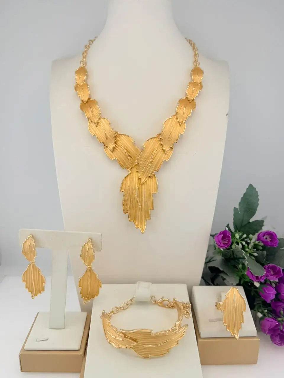 The Latest Luxury Three Tone Leaves Italian Jewelry Beautiful Collar Brazalete Aretes Anillo 4PC Jewels Set for Wedding Party