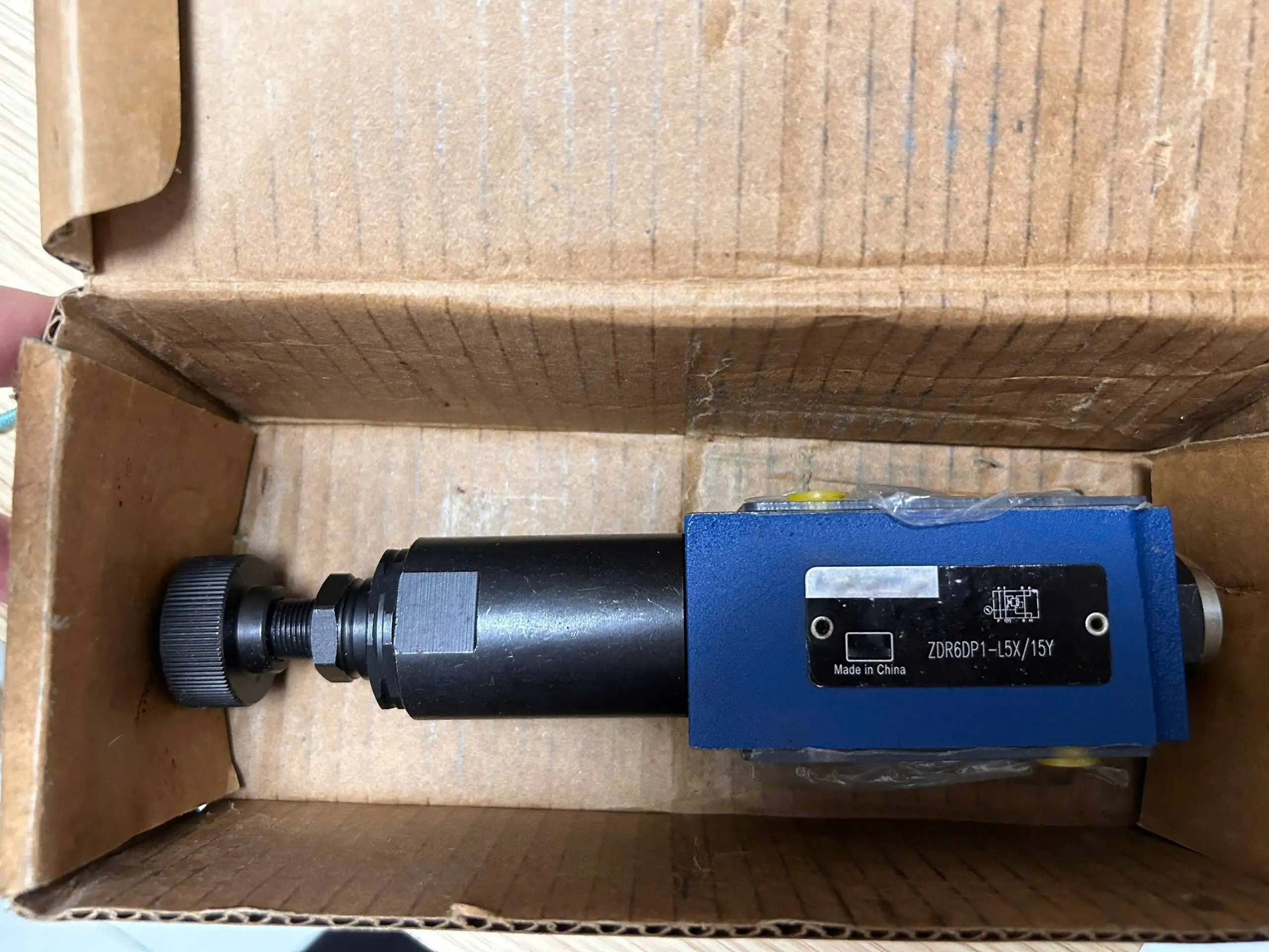 valvula-reductora-de-presion-hidraulica-serie-zdr6p-tipo-pilotado-para-un-control-preciso-de-presion