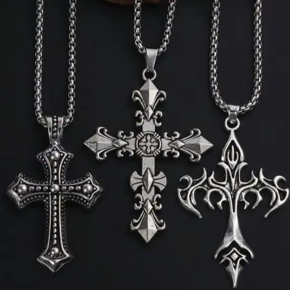 Vintage Gothic Cross Necklace Set: Silver-plated Cross Pendant with Vintage Floral Detailing and a Box Chain—Unisex Y2K Style