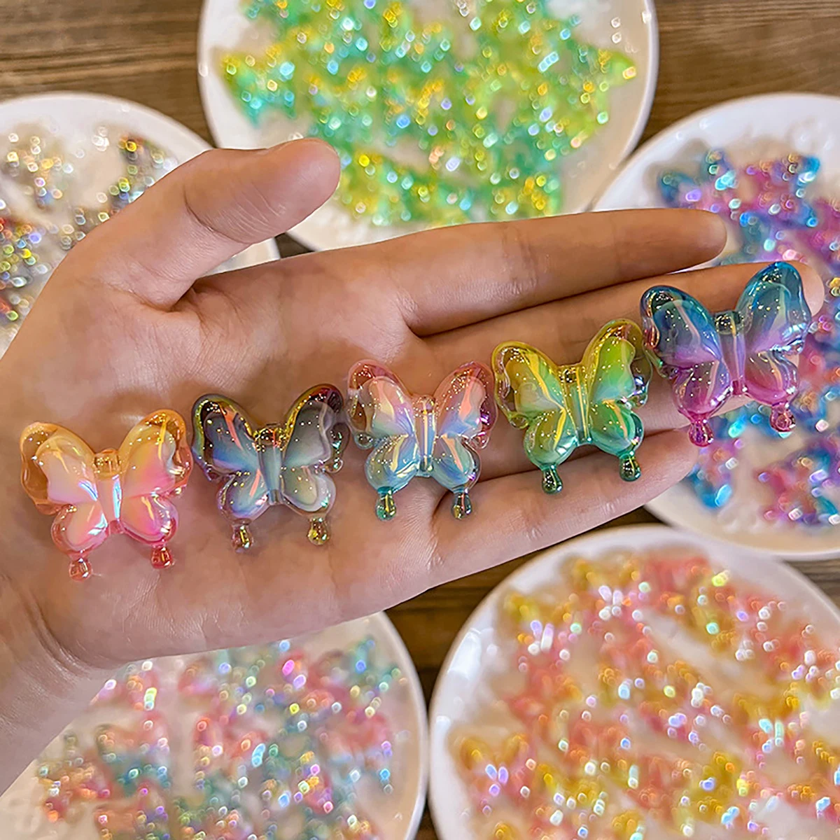 DW25 2pcs 25mm Gradient Minimalist Transparent Multi Color Butterfly Bead Necklace Pendant Handmade Trend New Department DIY