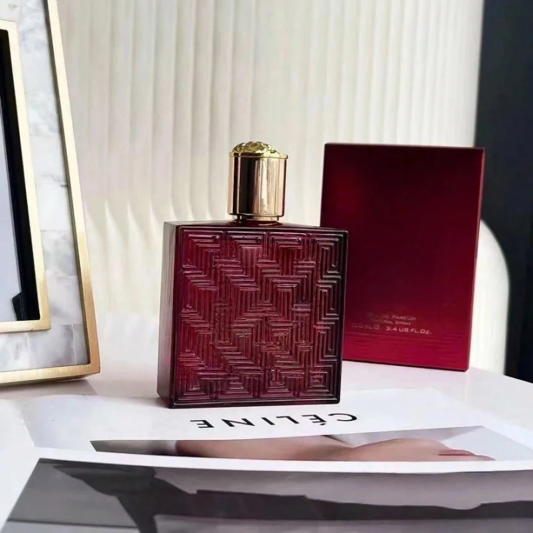 

Love Roselie Love/Flame (100ml), a woody fragrance, rich and unique, with a long-lasting scent. Recommended as a gift.