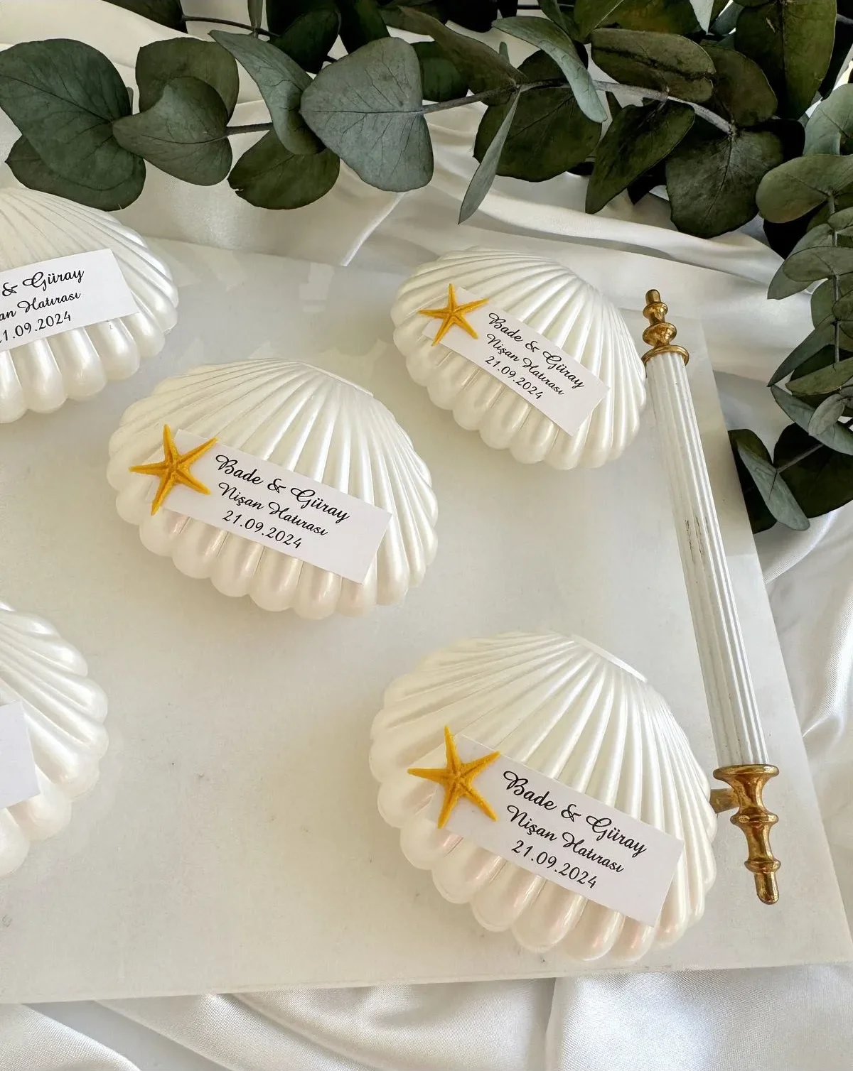 

Customizable Wedding Candle Favors,Wedding Gift For Guests,wedding favors for guests,Baptism Gift Box Set, Bridesmaid Candle, Flower Candle, Babyshower Gift, Pearl Oysters with Pearl Detail Baby Shower Bridal Shower