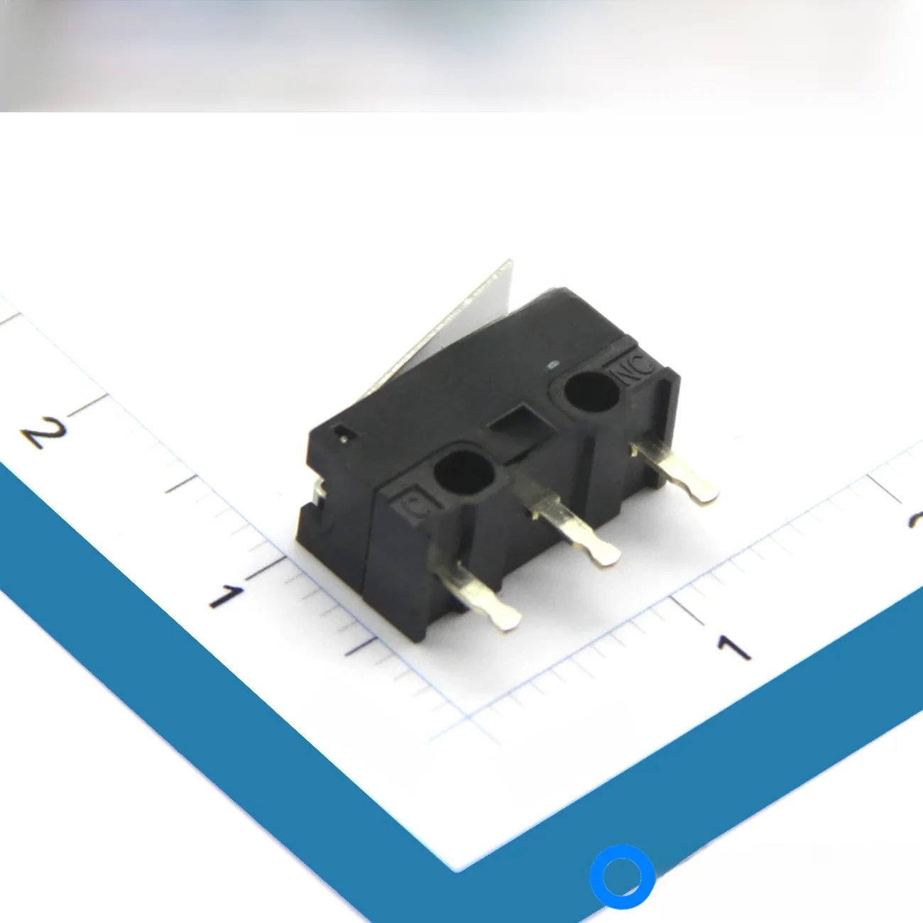 Micro-interrupteur OMRON D2F-FL Original Neuf Authentique Japon 3 BROCHES 1A 125VAC pour le marché électronique