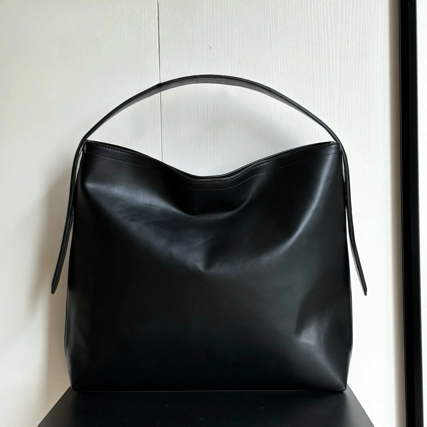 

2025 New Women's Detachable and Adjustable Shoulder Strap Tote Bag/Crossbody Bag in Black 40/36/12cm