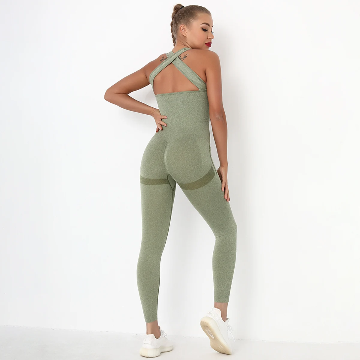 

6205Seamless sexy peach hip pocket yoga bodysuit quick drying fitness exercise back yoga suit