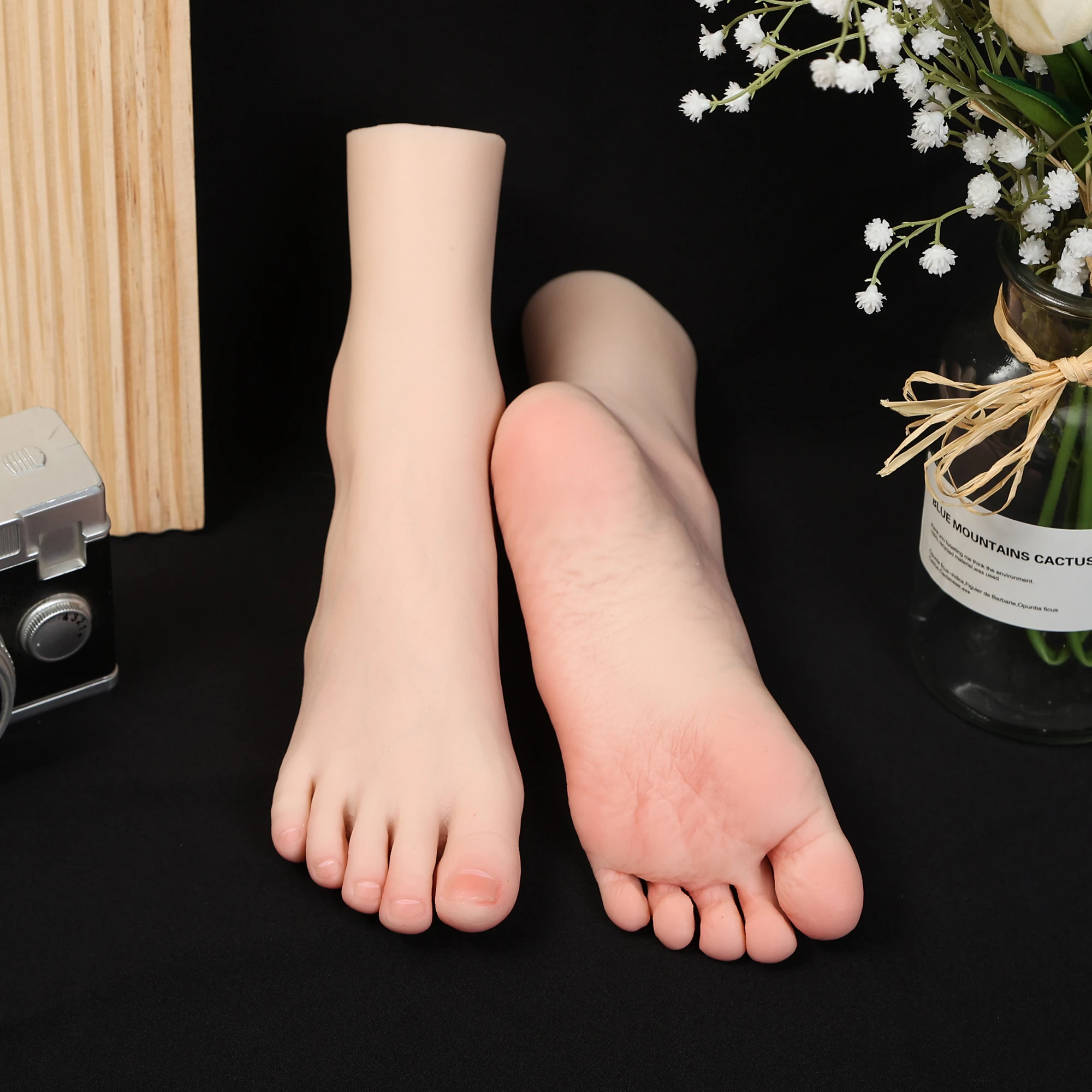 Small Size Lifelike Foot Model Female Silicone Feet For Shooting Props Sketch Drawing Socks Jewelry Display Collection ZHJ3301