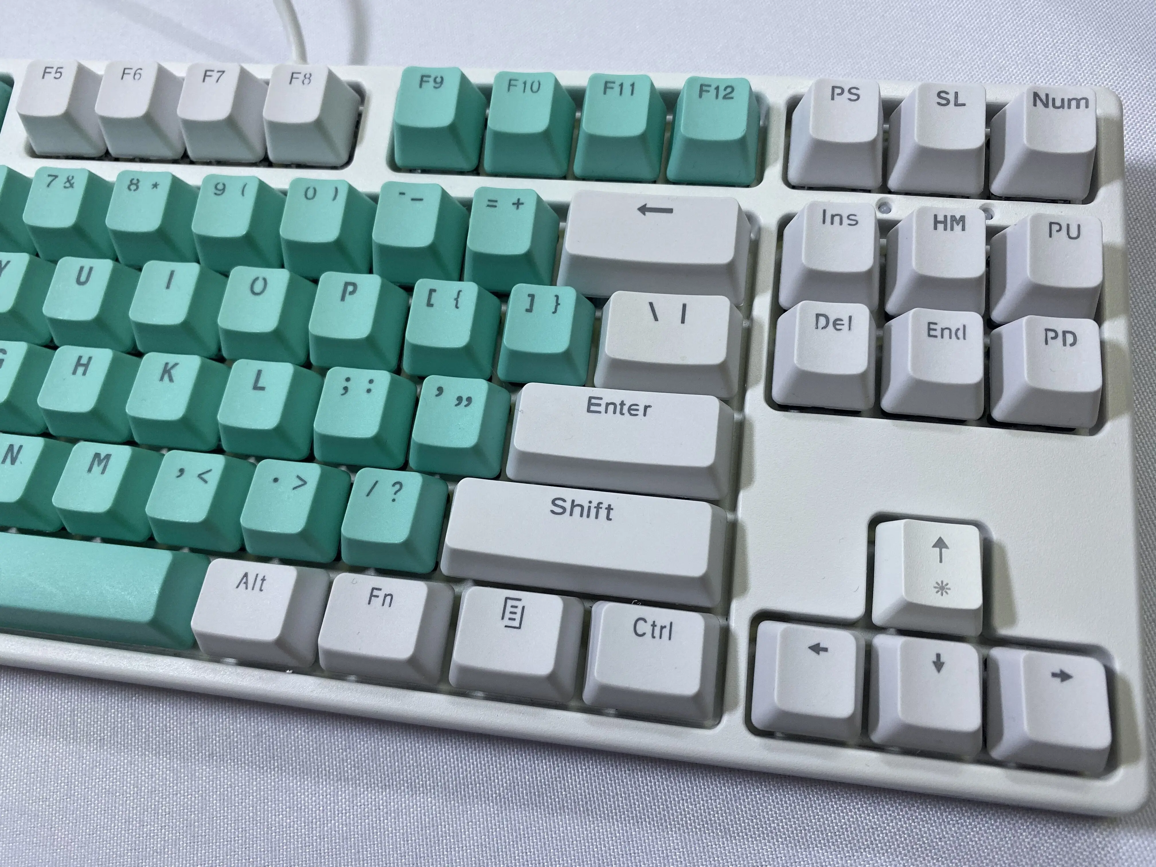 Blanco cian 87 teclas, teclas de teclado mecánico de altura OEM de material PBT, caracteres de doble retroiluminación, teclas de juego transparentes