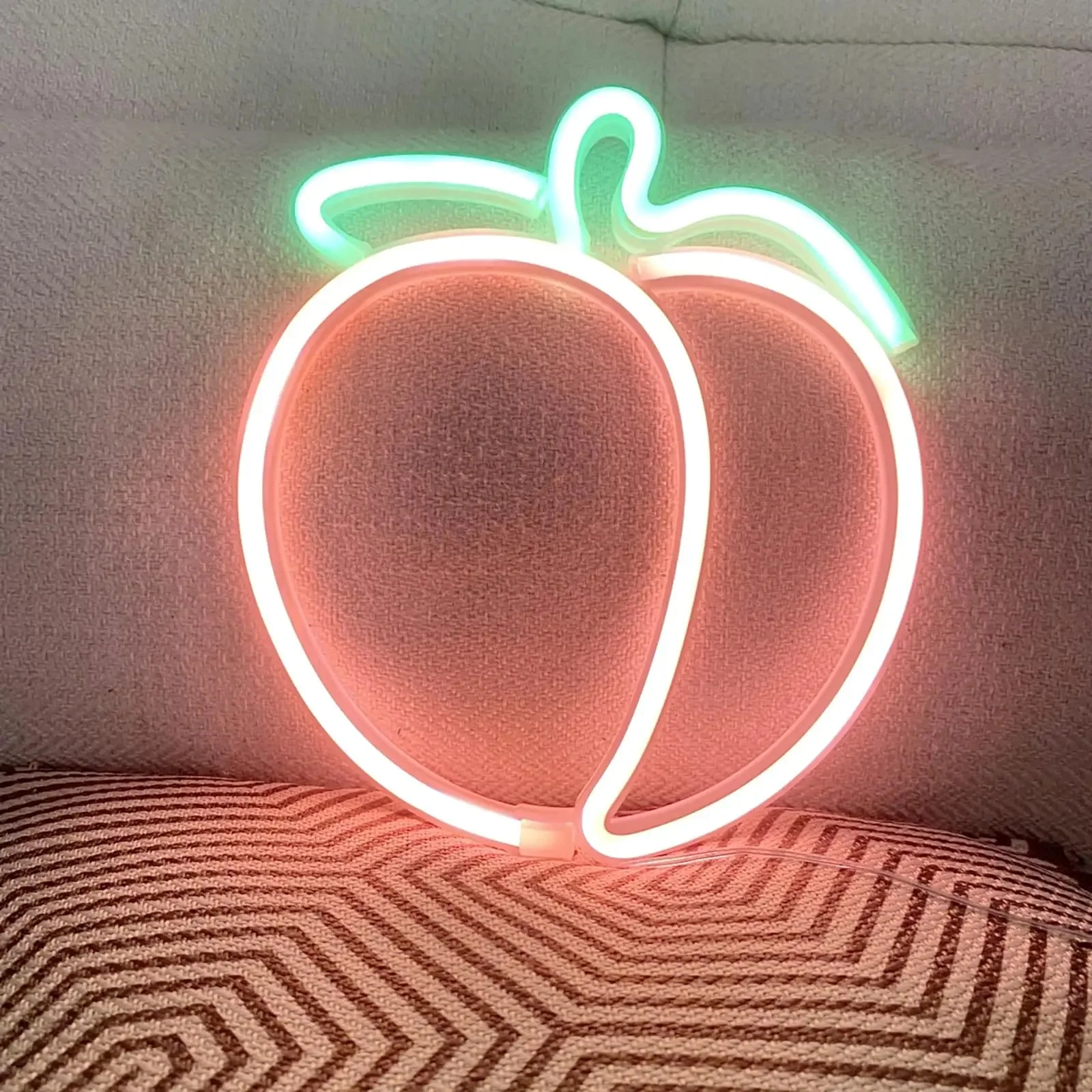 Peach Neon Sign LED Light, Home Bar Art, Noël, Chambre à coucher, Table, ixde mariage, Bureau, Décoration murale, Adolescent, Enfants, Cadeau d'anniversaire