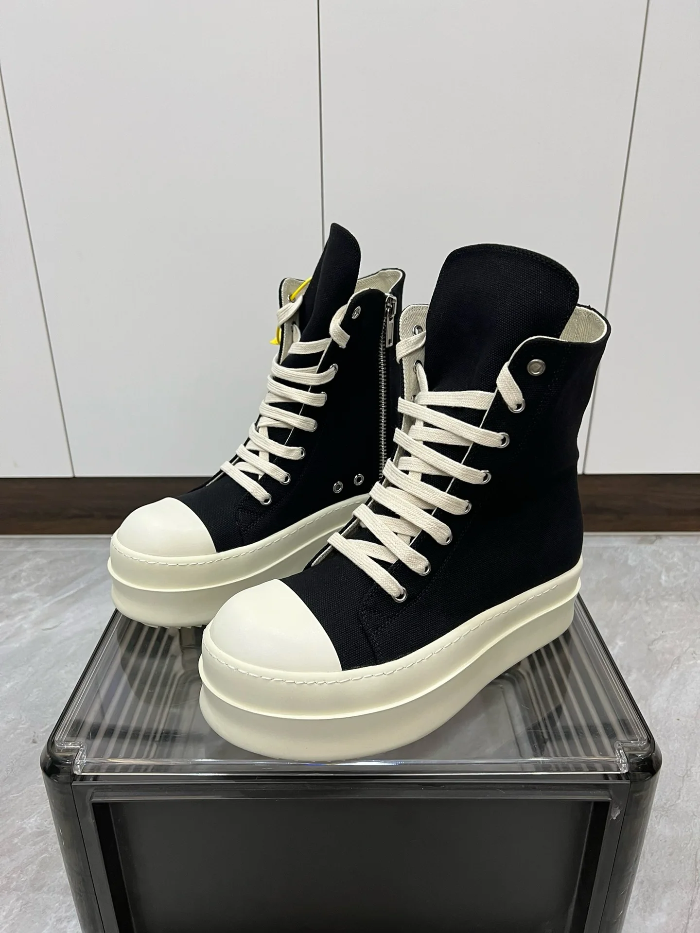 

Ro Luxury Pentagram High Top Men Women Casual Shoes Black Canvas Ankle Boots Zipper 6cm Thick Sole Pantshoes